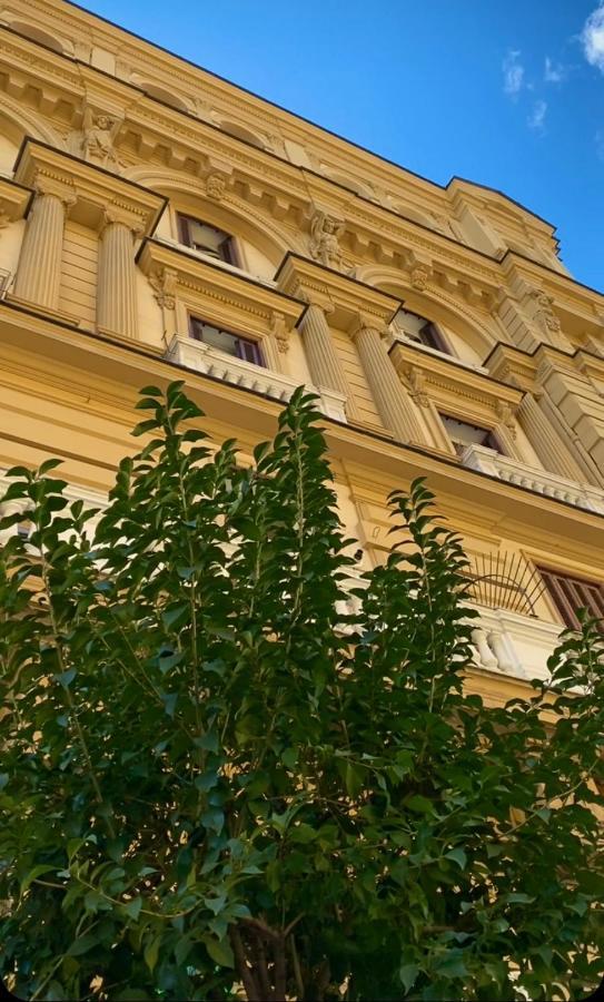Quatrum Napoli - B&B מראה חיצוני תמונה
